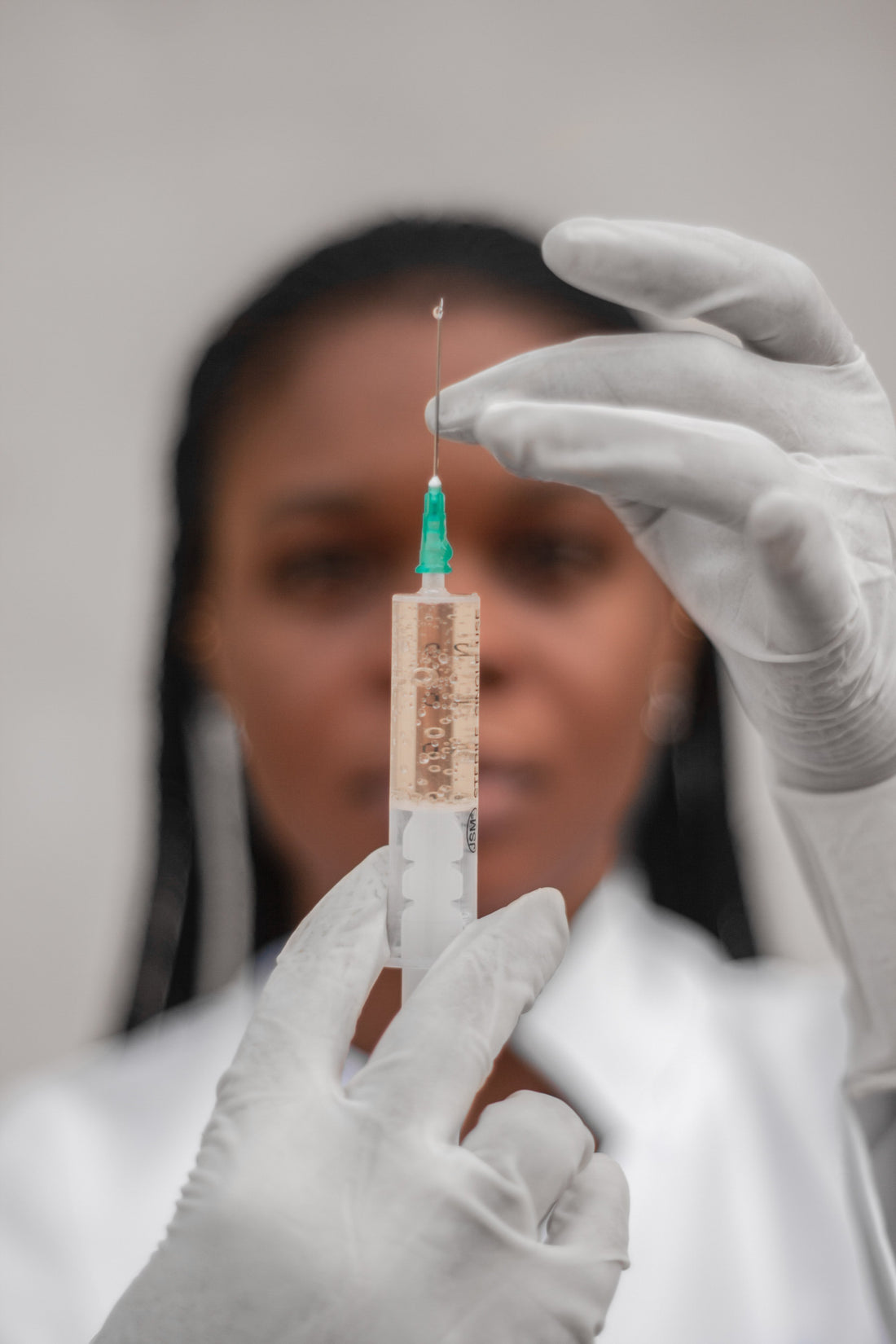 HOLISTIC DOCTOR KILLS A PATIENT BY INJECTING HER WITH TUMERIC😩